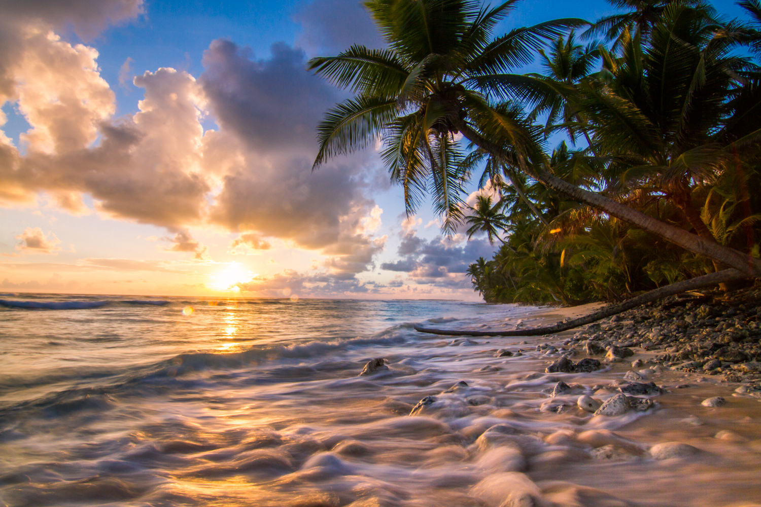 marshall islands You'll probably read that the republic of the marshall islands is one of two countries in the world made up entirely of low-lying coral atolls, and. marshall islands You'll probably read that the republic of the marshall islands is one of two countries in the world made up entirely of low-lying coral atolls, and.