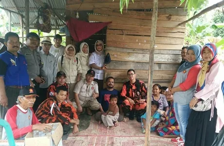 Gerindra Padang Pariaman Bedah Rumah Pria Penderita Stroke