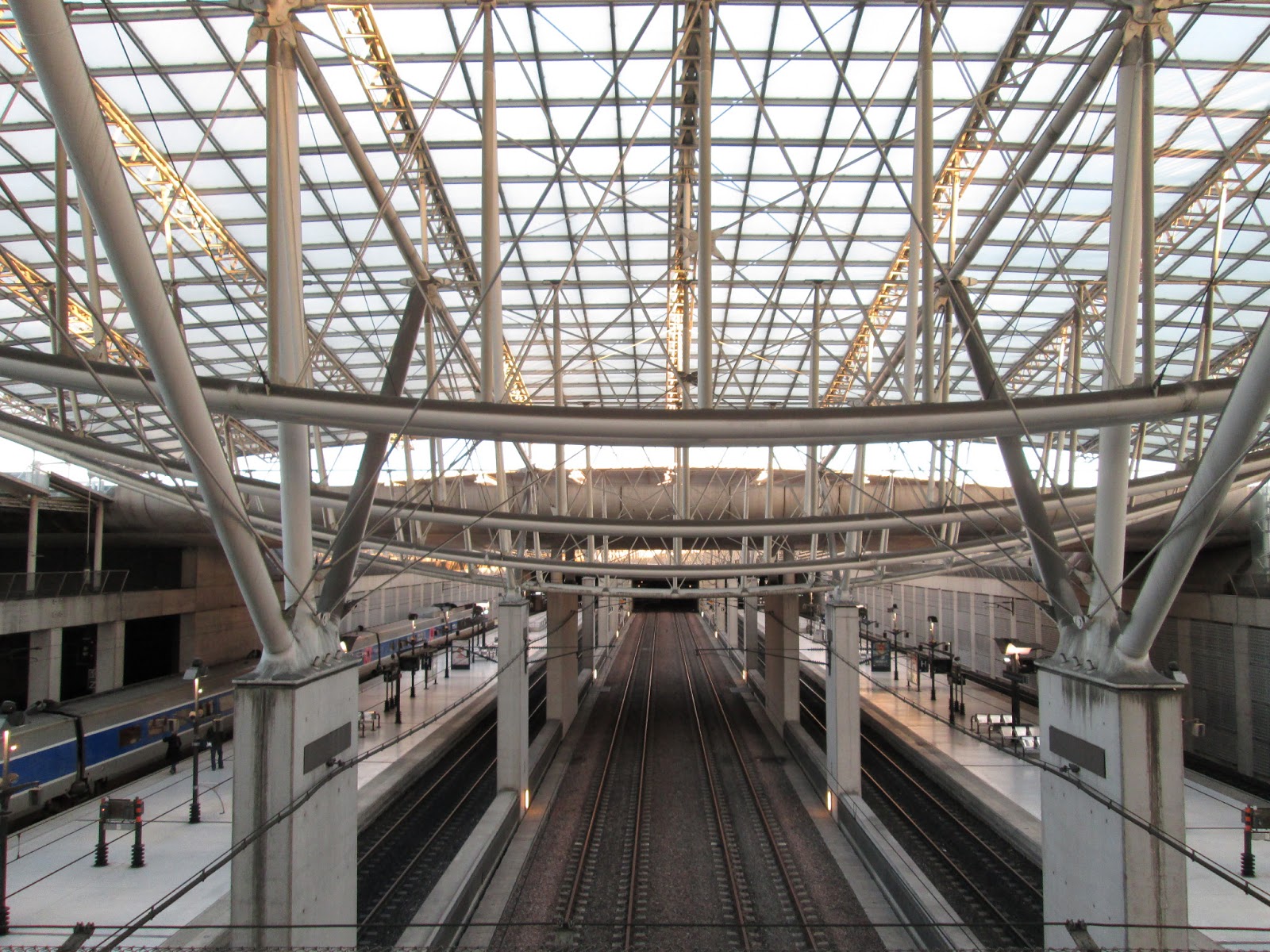 Gare la plus proche de charles de gaulle