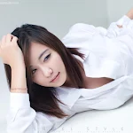 Ryu Ji Hye – White Dress Shirt and Jean Shorts
