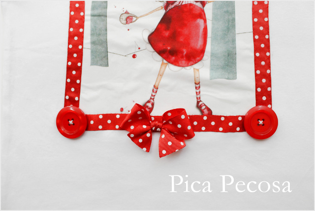 camiseta-personalizada-caperucita-roja-lazo-botones-niña-diy