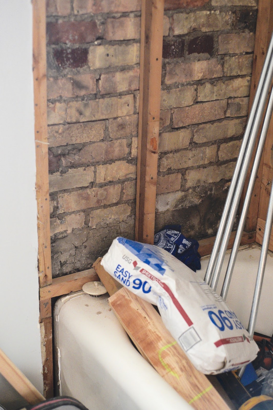 Updating a Depression Era Bathroom Home with Keki