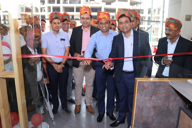 Mr. Kamlesh Patel, CMD, Asian Granito inaugurates first exclusive Greste... Mr. Kamlesh Patel, CMD, Asian Granito inaugurates first exclusive Greste...