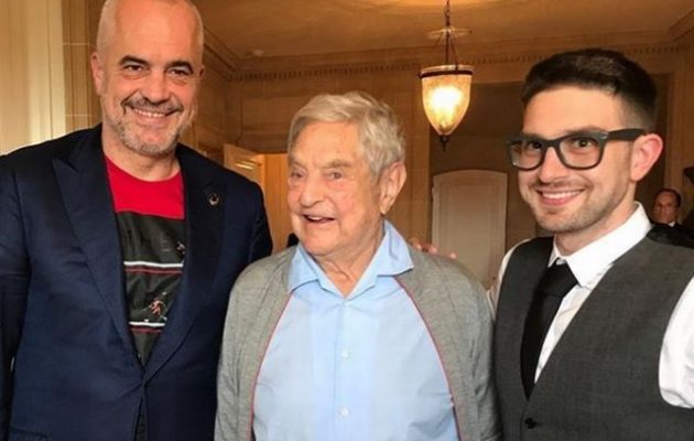 Στην Αλβανία ο γιος του Σόρος σε ταξίδι «αστραπή» – «Διαδέχεται» τον μπαμπάκα στα «μπερδέματα» Στην Αλβανία ο γιος του Σόρος σε ταξίδι «αστραπή» – «Διαδέχεται» τον μπαμπάκα