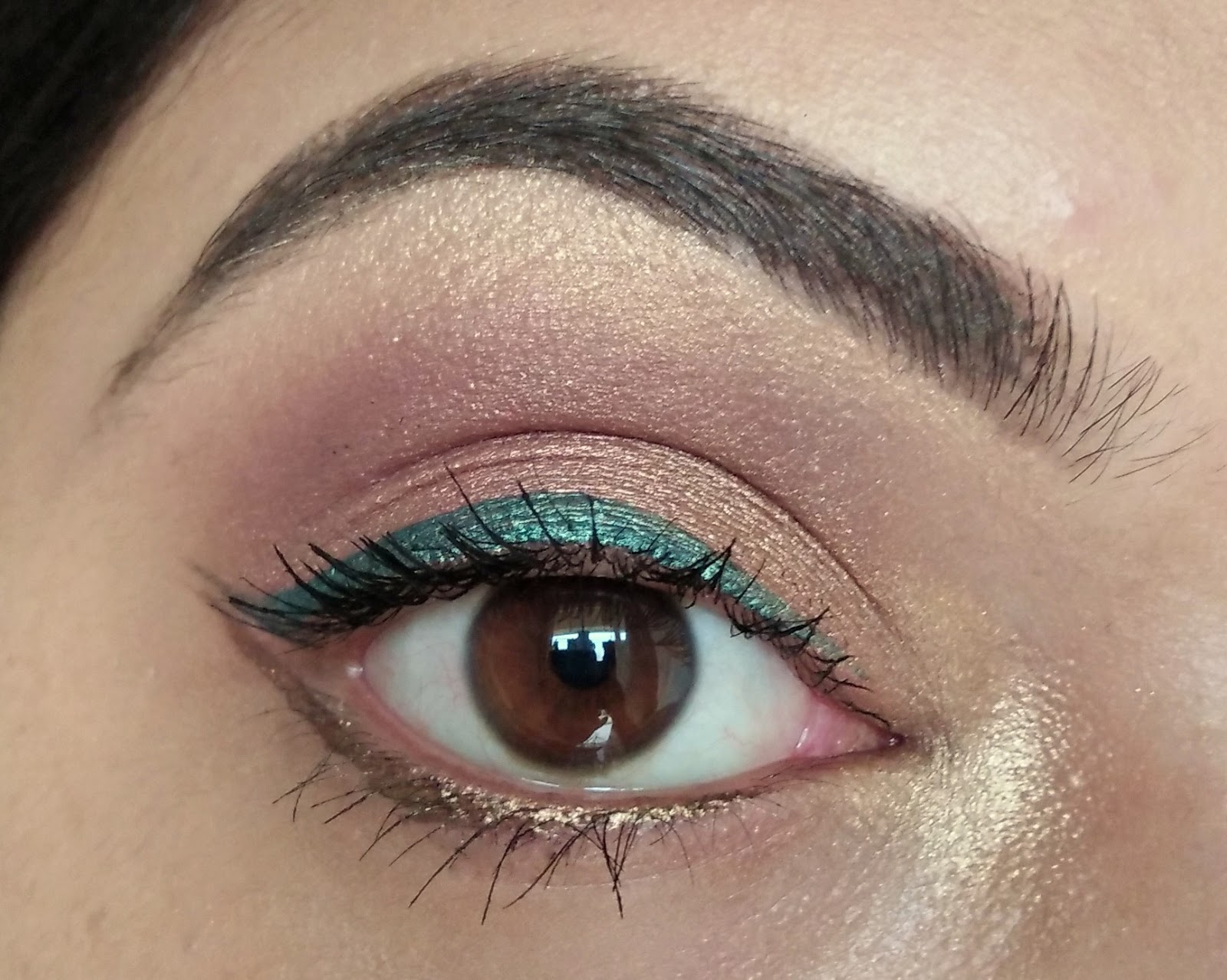 Sivanna Colors Makeup Studio Pro Eyeshadow palette01 Review, Swatches