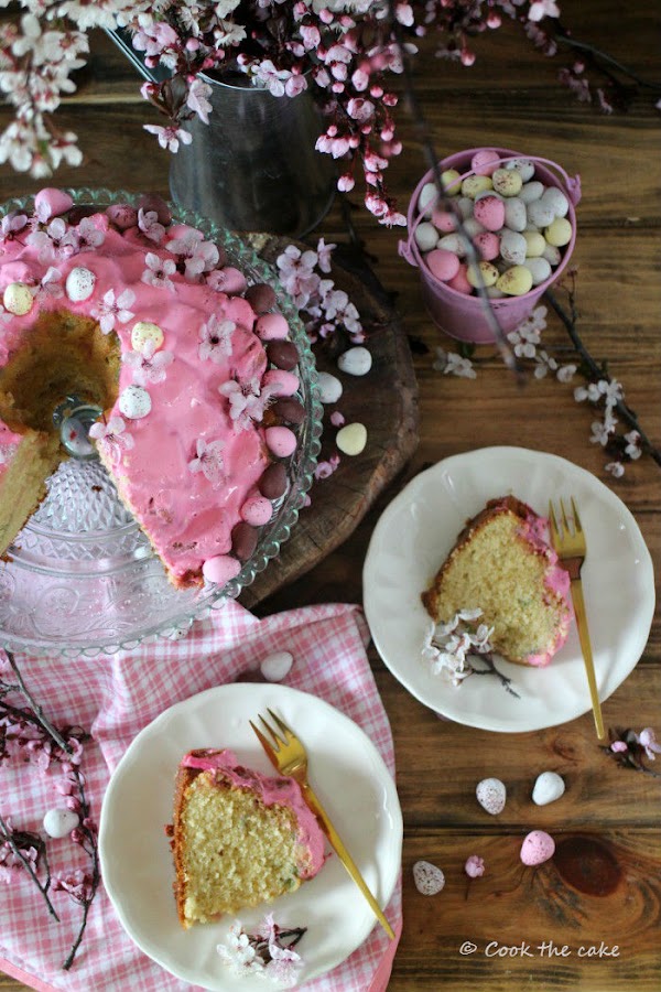 easter-bundt-cake, bizcocho-de-pascua, bizcocho-de-vainilla, easter-eggs