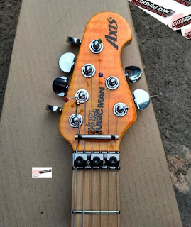 Http://Gitarsolo.com Pesan Gitar Elektrik,Custom gItar Elektrik,Pengrajin Gitar Elektrik,Gitar Elektrik Harga Murah,Gitar Elektrik Berkualitas,Gitar Elektrik Musikman