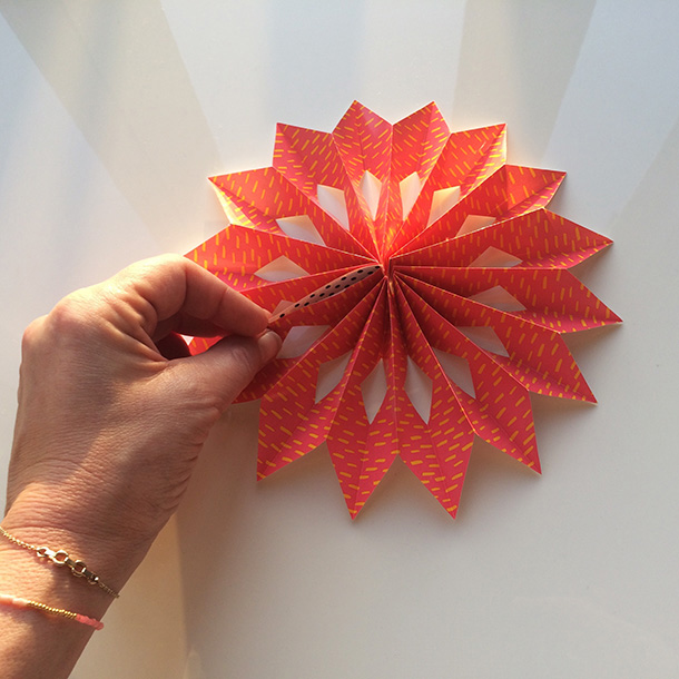 it's a heart heart season Gift Wrap Stars tutorial