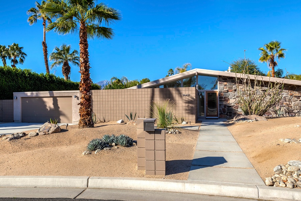 The Krisel Connection Valley of the Sun Renovated Palmer & Krisel Home