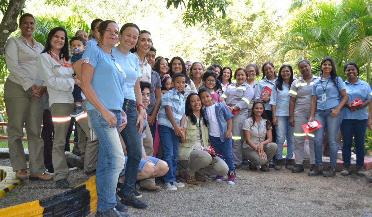Colaboradoras da Jacobina Mineração recebem homenagem especial no Dia das Mães