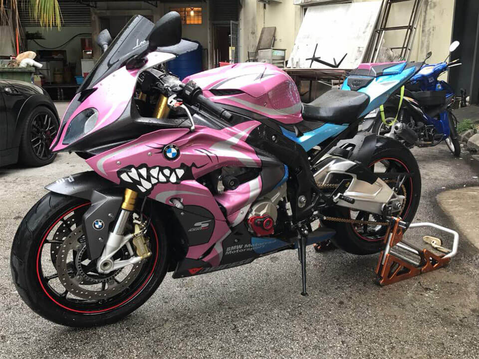 bmw s1000rr pink