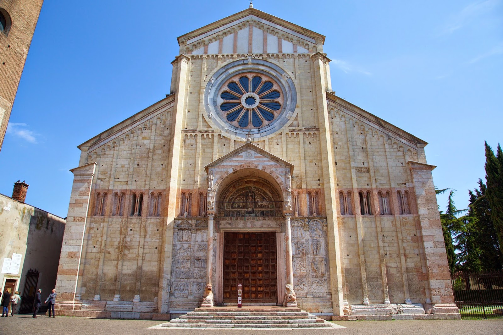 Italy Exposures The Basilica of San Zeno Verona Italy Exposures The Basilica of San Zeno Verona