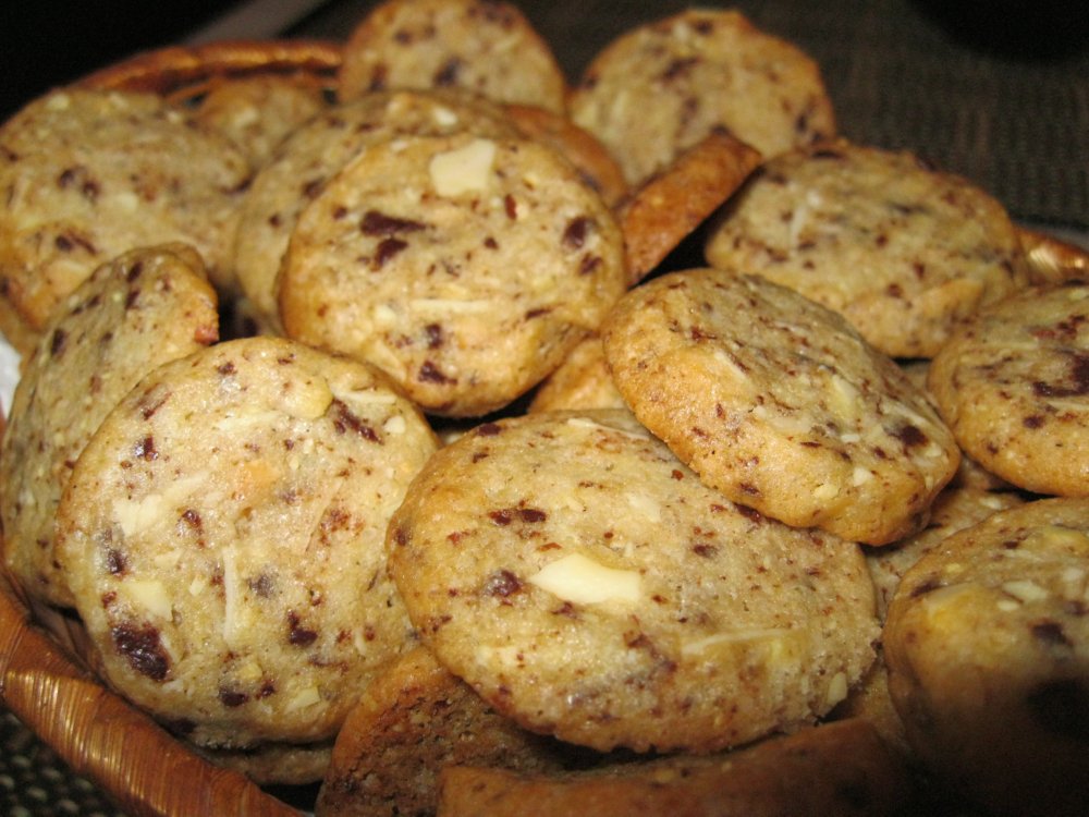 Калуга спутник салат. Котлета по киевски в сухарях. Овощной террин. Салат из редьки и картофеля. Спутник печенье.