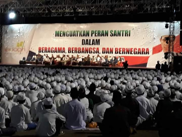 Mahfud MD ’Nyinyir’, Begini Balasan Bijak Ustadz Somad