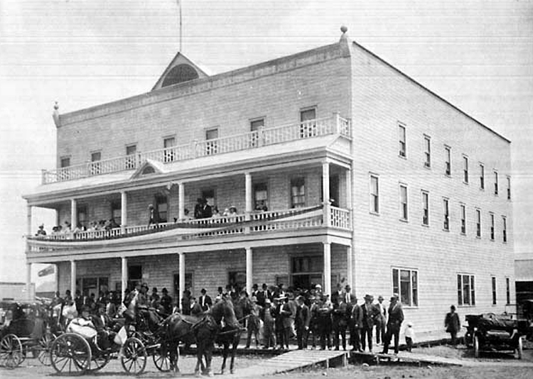 Railway & Main SmallTown Saskatchewan Hotels Hot Times in Ceylon