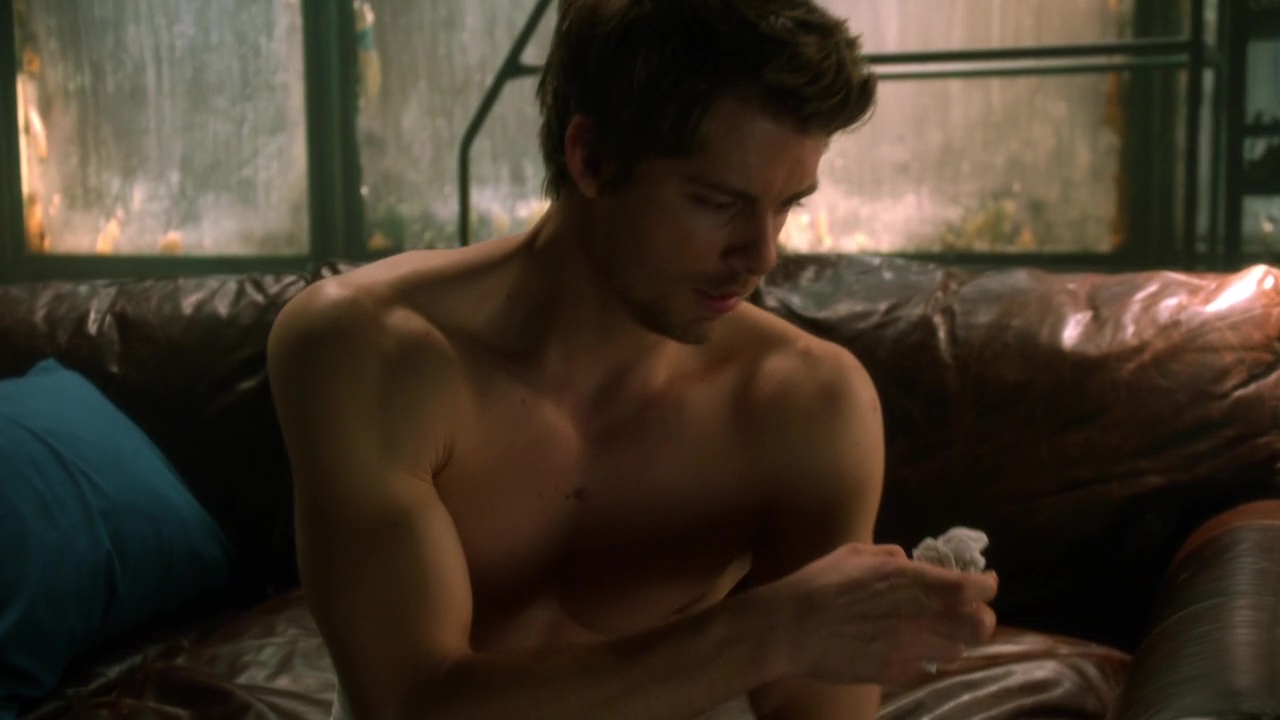 Luke Mitchell shirtless in The Tomorrow People 1-13 "Things Fall Apart...
