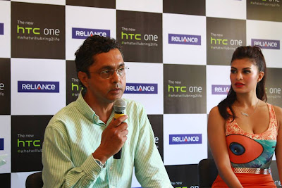 Hot Jacqueline Fernandez at Lauch of the HTC One mobile phone