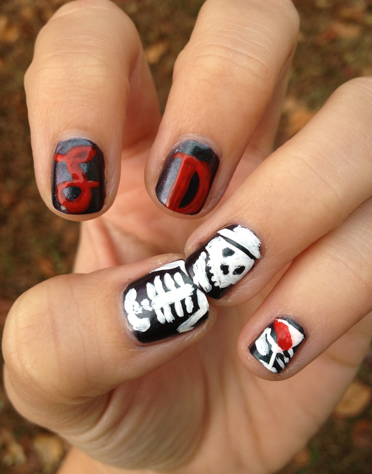 Miscellaneous Manicures: Social Distortion Nails