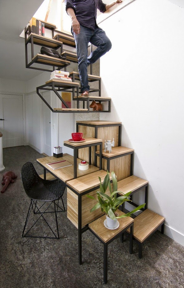 Staircase and desktop at the same time