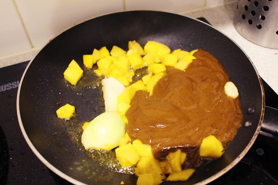 Mole de Mango Cocina