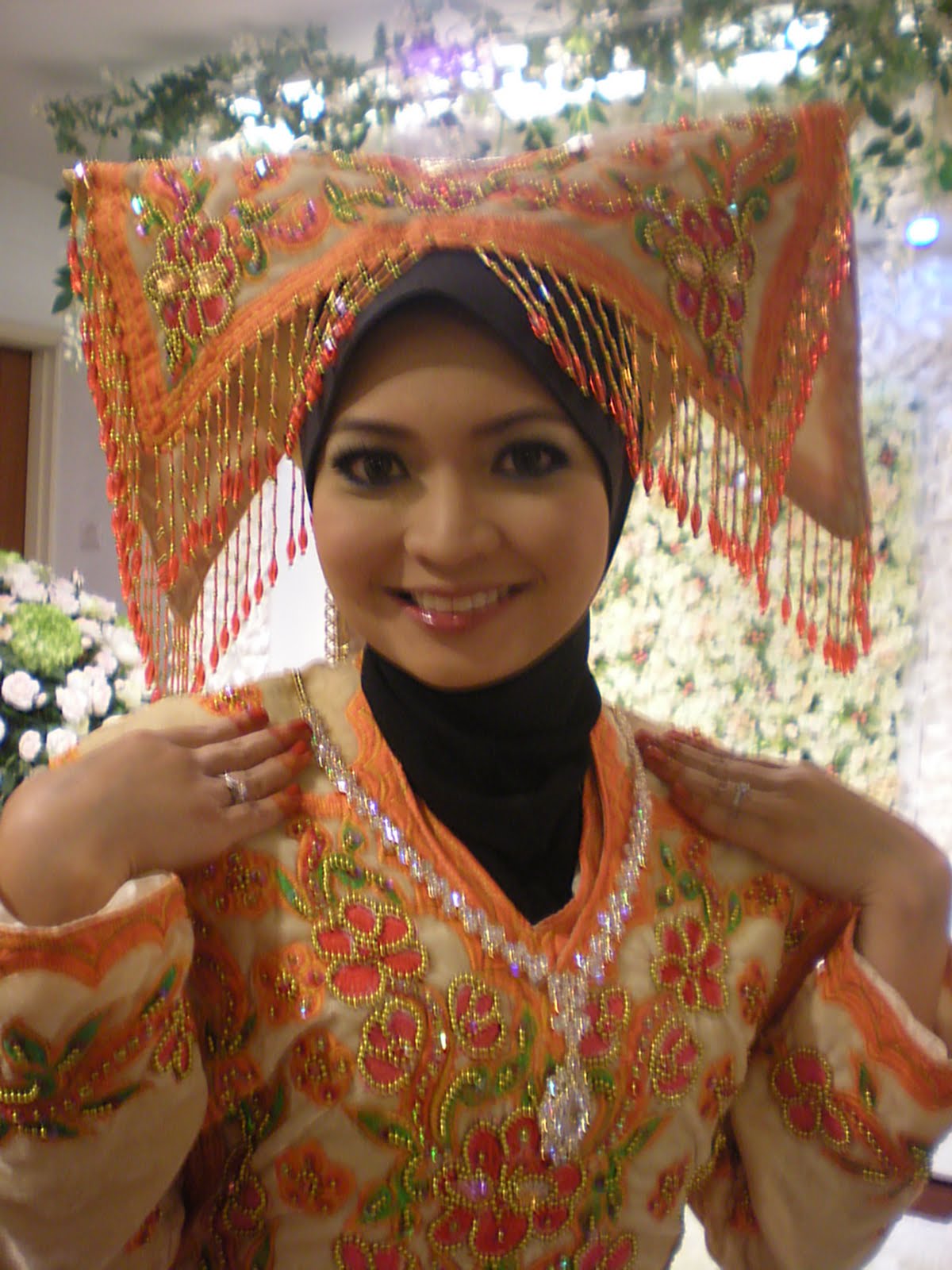 CLEO STUDIO AMPANG MINANGKABAU COSTUME FOR MALAM BERINAI
