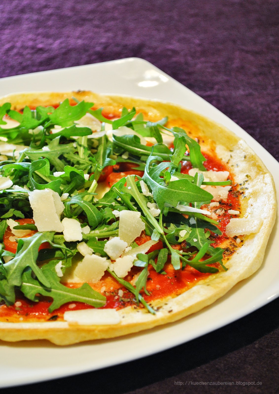 Küchenzaubereien: Vegetarische Pfannkuchen-Pizza mit Tomaten ...