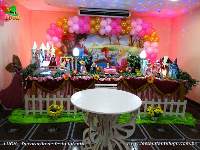 Decoração mesa tradicional luxo - Aniversário infantil A Bela Adormecida Decoração mesa tradicional de tecido pano para aniversário A Bela Adormecida - Festa infantil feminina