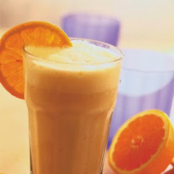 Pieniškas kokteilis su apelsinais ir medumi
