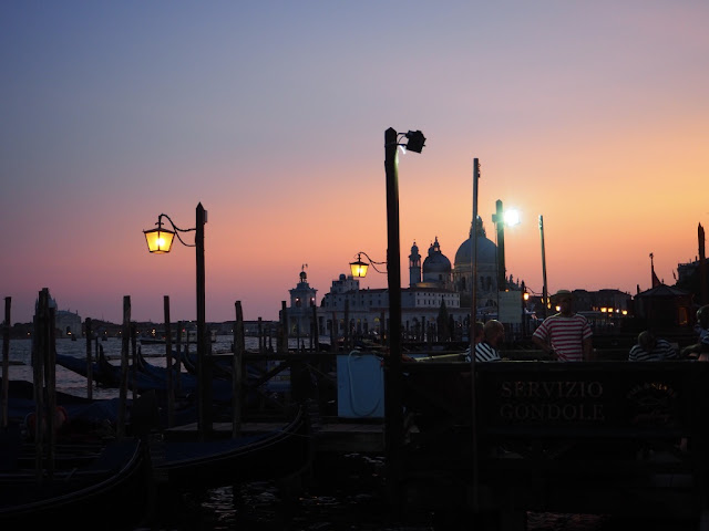 Benátky při západu slunce a v noci / Venezia before the sunset and at night