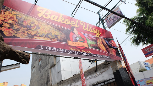Review Bakoel Ussy