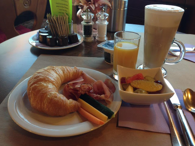 スイス　バートラガツ　ワーテンスタインのホテルの朝食は美味しかった