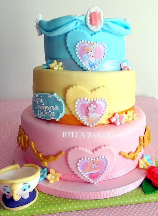  DISNEY PRINCESS CAKE