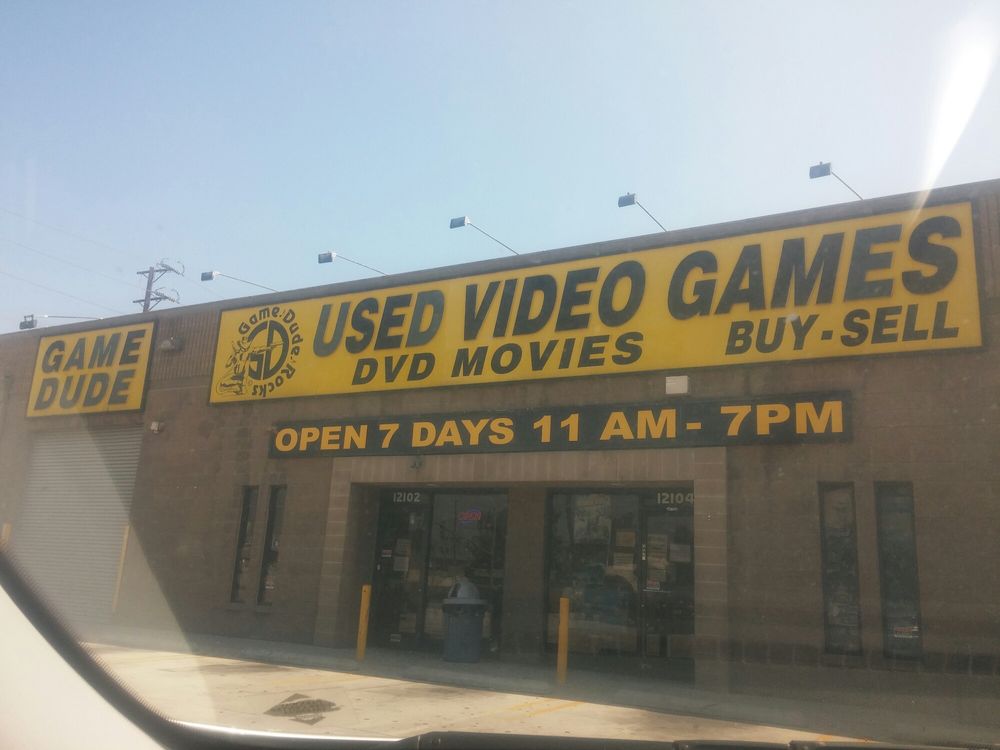 The local game shop, Game Dude. : r/gaming