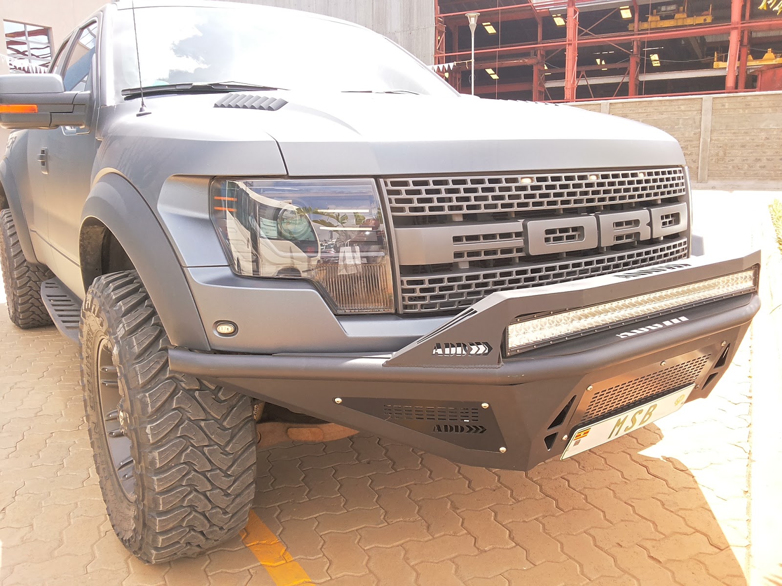 Kenyan auto blog Ford F150 Raptor on Kenyan road's