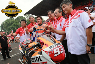 Sesi Foto Dengan Tim Astra Honda Racing Indonesia Sesi Foto Dengan Tim Astra Honda Racing Indonesia