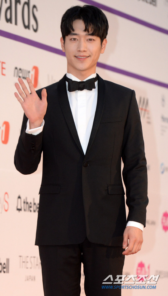 오늘자 시상식 서강준 | 인스티즈