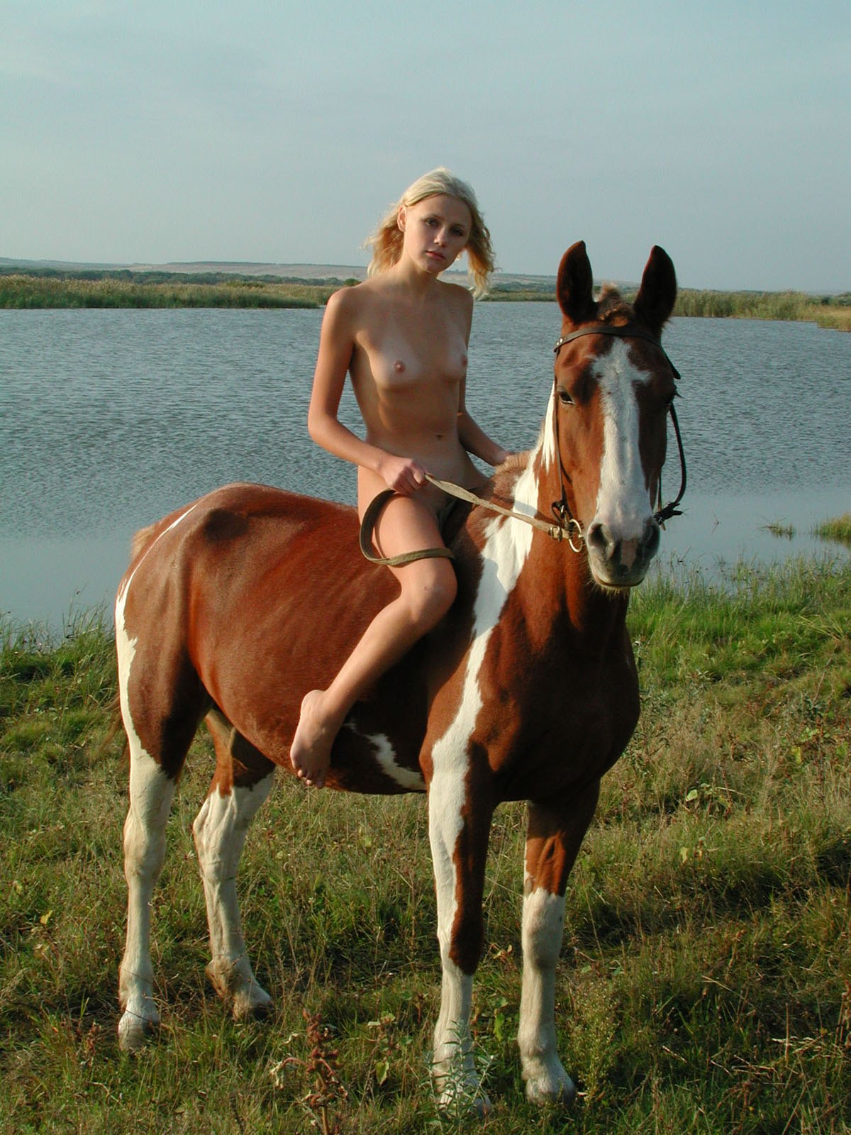 girl horse ride 