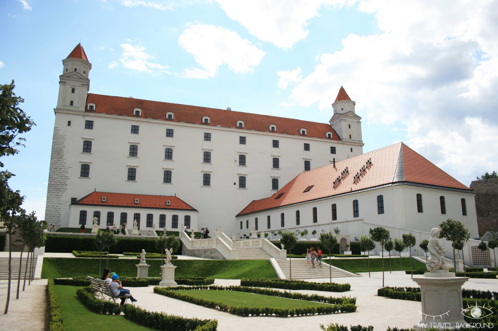 My Travel Background : mon Road Trip en Europe en train avec le pass Interrail, itinéraire, budget & co ! - Bratislava, Slovaquie, le château