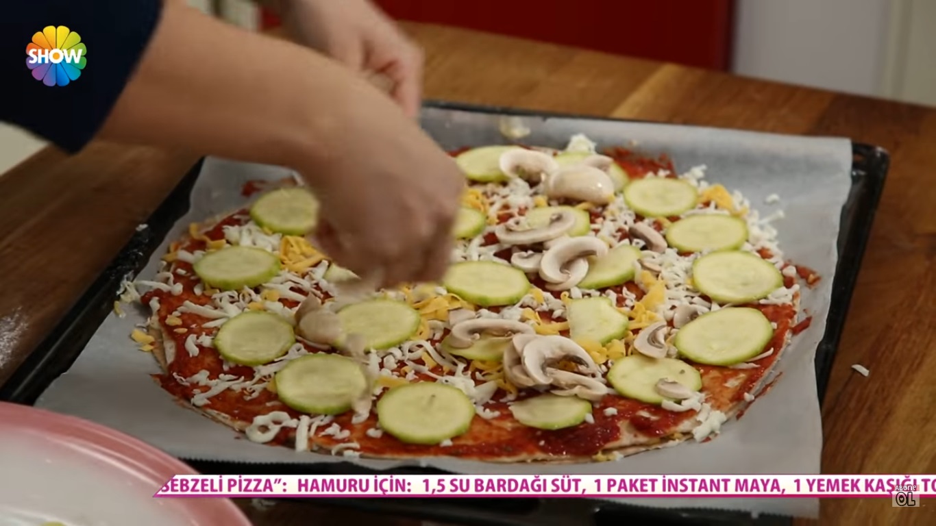 Sebzeli pizza tarifi Sebzeli pizza tarifi