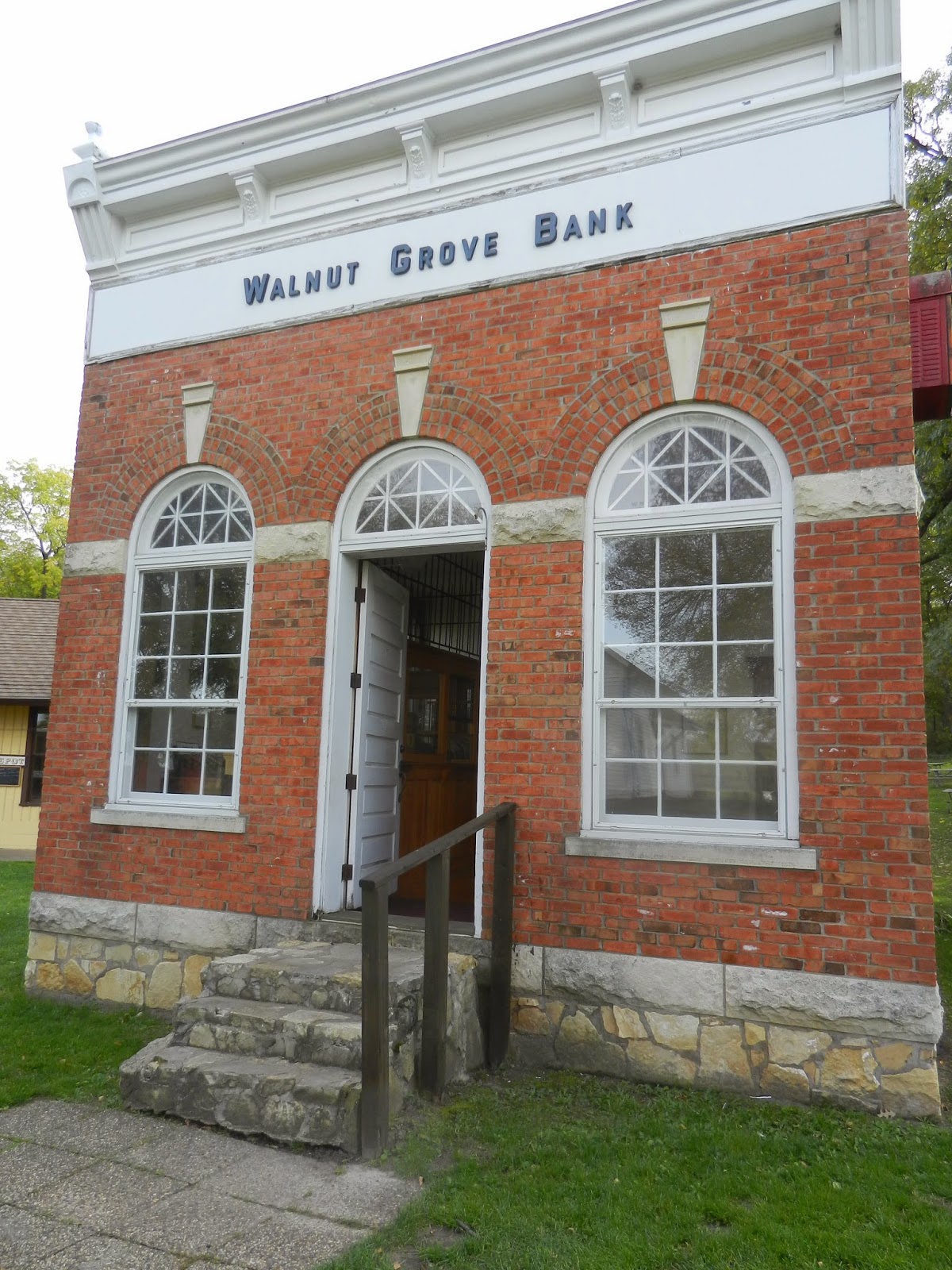 walnut grove pioneer village