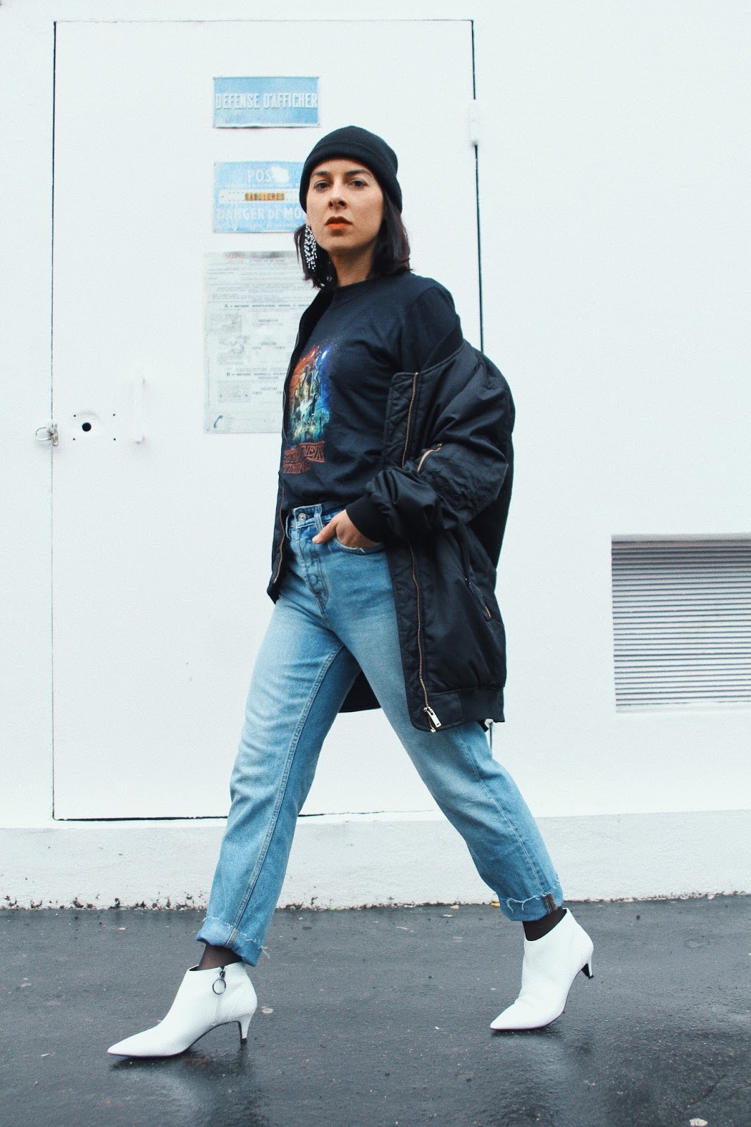 bottines blanche t-shirt strangers things idée de look printemps bottines blanche t-shirt strangers things idée de look printemps