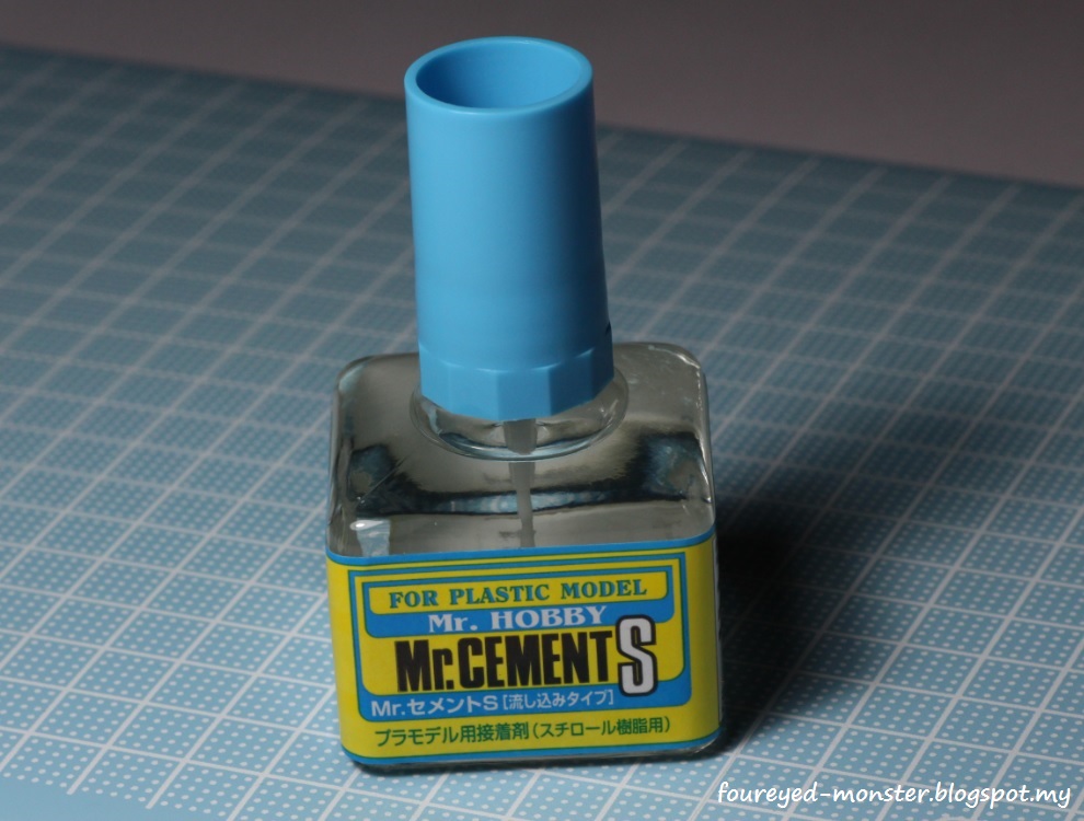 Art and Musings of a Miniature Hobbyist: Review of Mr.Cement S - A new