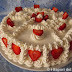 Torta alle fragole con pan di spagna al cocco e crema di ricotta