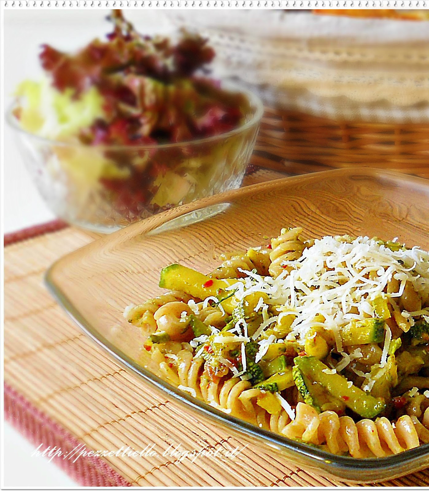 Fusilli di farro piccanti con pesto rosso di zucchine Le Torte di