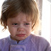 英語で泣くを表現する cry / weep / sob / wail / whimper / shed tears の違い