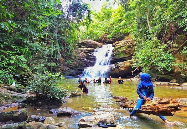 Berwisata Ke Pemandian Alam Air Terjun Berambai Samarinda