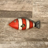 https://www.ceramicwalldecor.com/p/orange-and-balck-fish-wooden-wall-decor.html