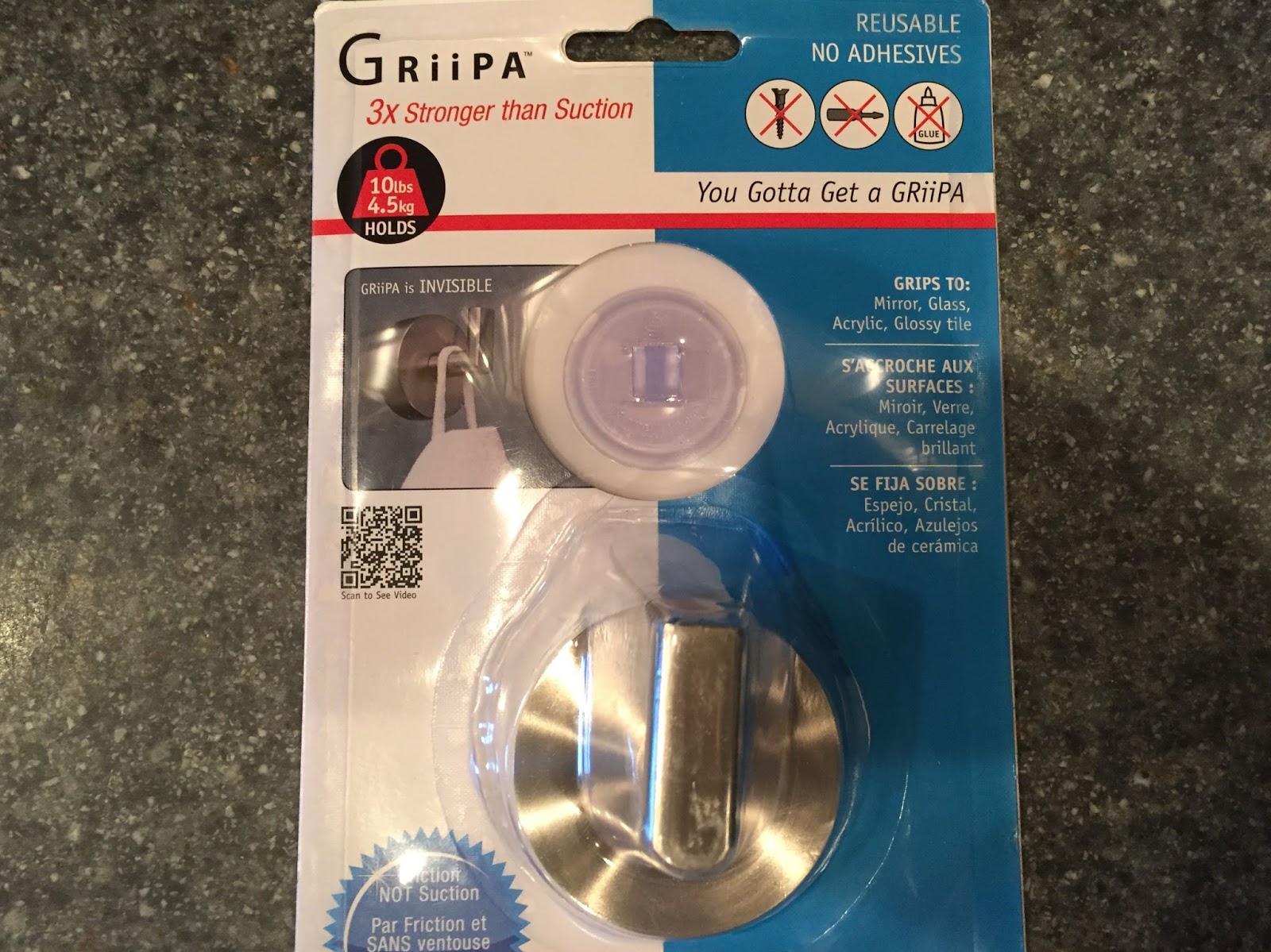 Griipa Shower Mirror with Suction Mount and Razor Hook 