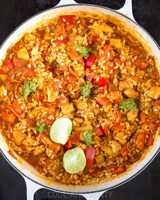 PAELLA Z KURCZAKIEM I CHORIZO COOL & MINTY