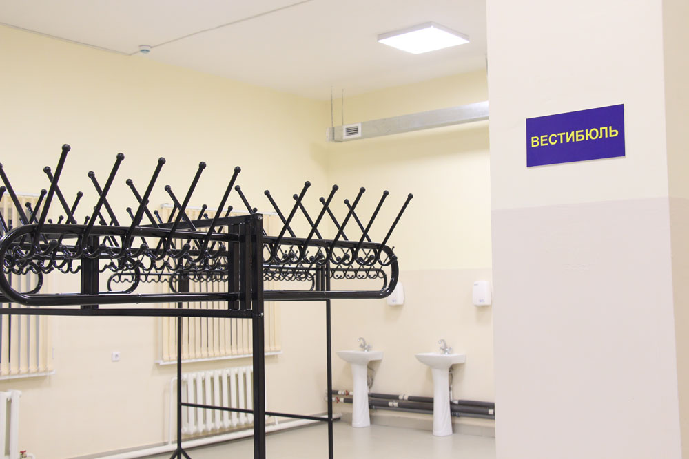 Тюрьма 10 екатеринбург. Атк магазин для заключённых. Полный обыск осужденных. Ик-6 черный дельфин. Атк осужденных.